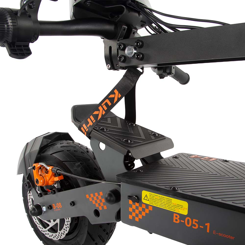 Kukirin G4 e-scooter 2000W motor pedal detail, electric scooter for adults, durable and safe.
